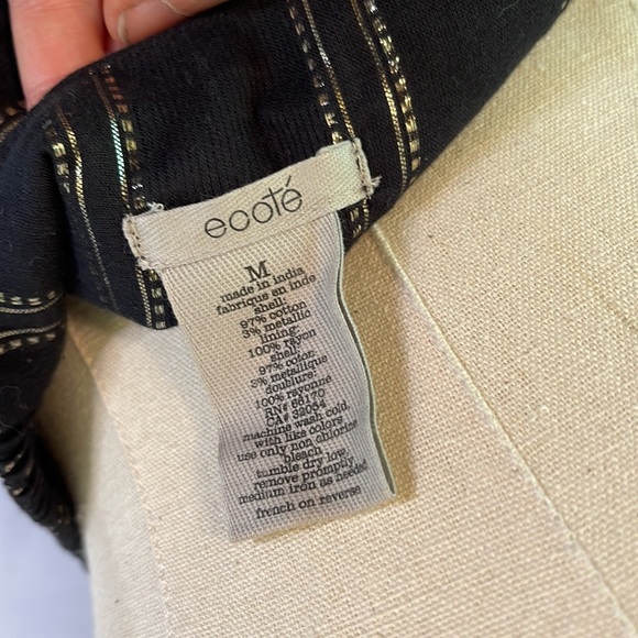 Ecote Black Skirt with elastic sides and Gold Geo Pattern - Picture 4 of 4